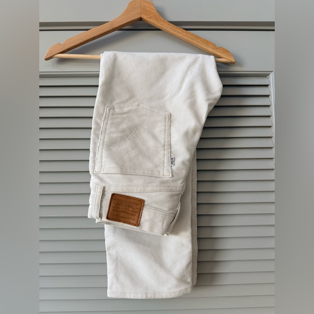 Levi’s Wedgie Straight Corduroy Pants 26